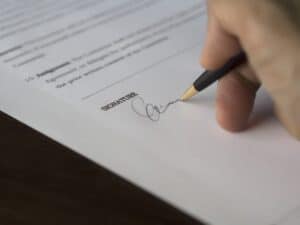 How Does a Breach of Contract Lawsuit Work?